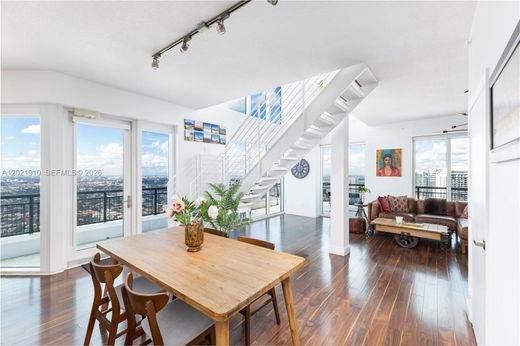 Complesso residenziale a Miami, Miami-Dade County
