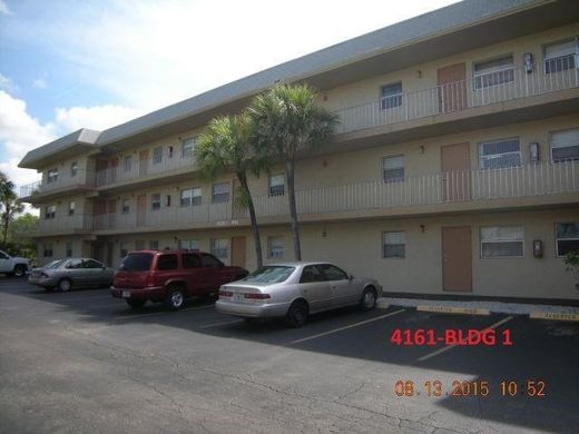 Residential complexes in Lauderhill, Broward County