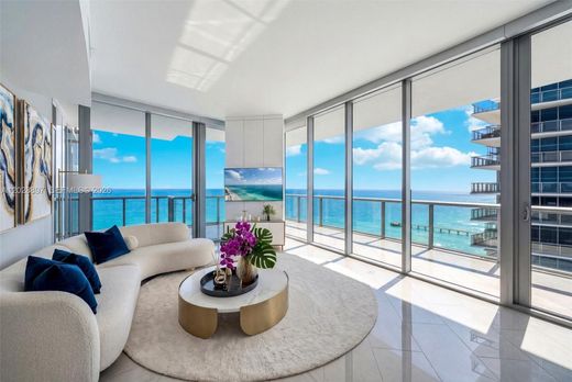 Complexes résidentiels à Sunny Isles Beach, Comté de Miami-Dade