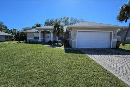 Villa - Lehigh Acres, Lee County