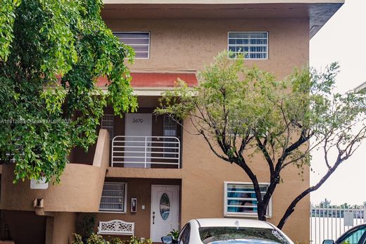 公寓楼  Hialeah, Miami-Dade County