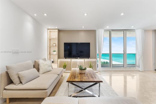 Residential complexes in Miami Beach, Miami-Dade