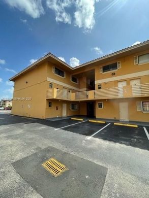 Edificio en Hialeah Gardens, Miami-Dade County