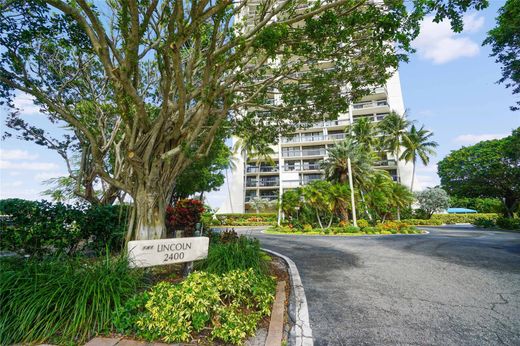 Residential complexes in West Palm Beach, Palm Beach