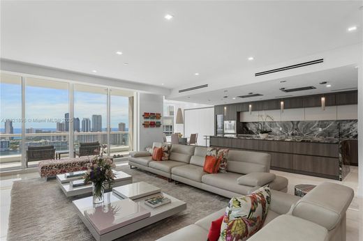 Kamienica w Aventura, Miami-Dade County