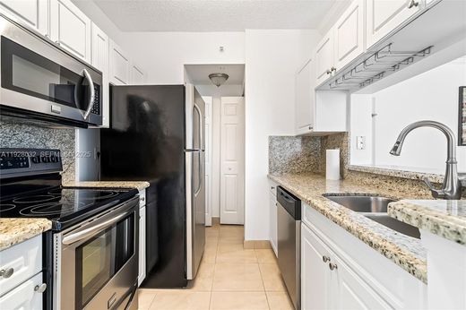 Жилой комплекс, Sunny Isles Beach, Miami-Dade County