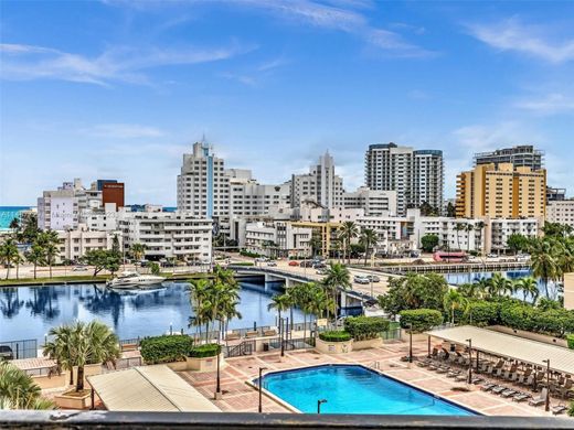 Residential complexes in Miami Beach, Miami-Dade