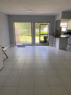 Residential complexes in Boca Raton, Palm Beach