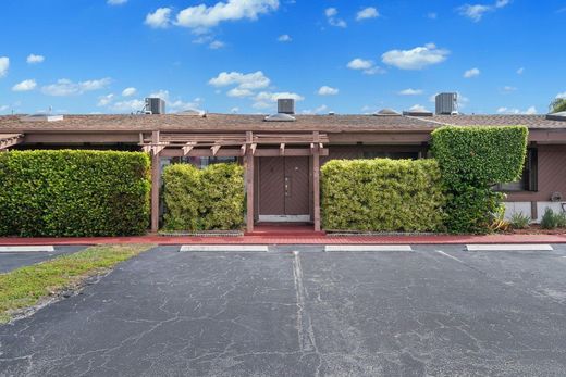 Hallandale Beach, Broward Countyのタウンハウス