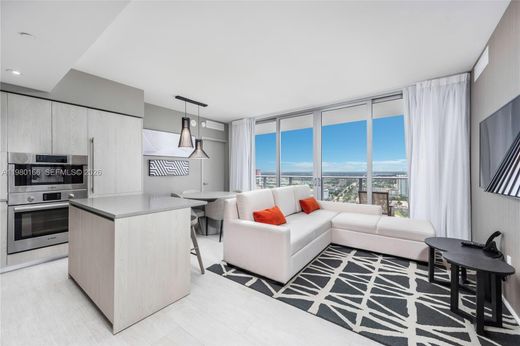 Residential complexes in Hollywood, Broward County