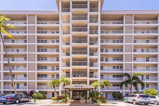 Residential complexes in Pompano Beach, Broward County