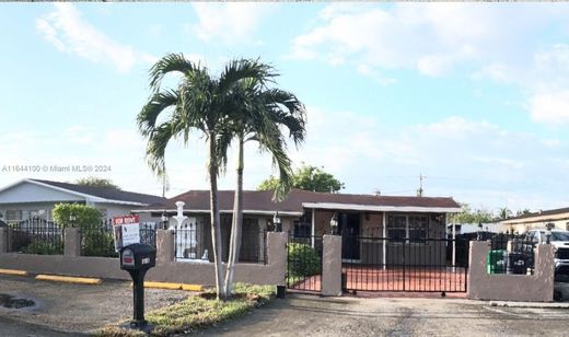 Villa in Miami Terrace Mobile Home, Miami-Dade County