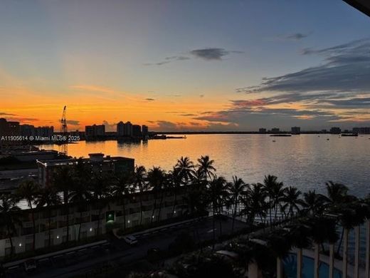 Appartementencomplex in North Bay Village, Miami-Dade County