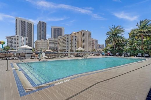 Residential complexes in Hallandale, Broward County