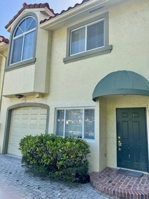 Townhouse in Fort Lauderdale, Broward County