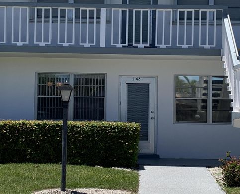 Residential complexes in West Palm Beach, Palm Beach