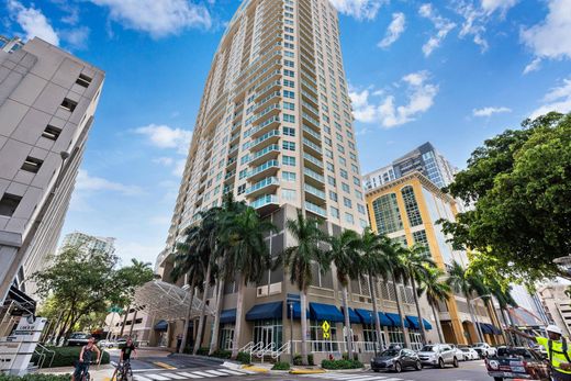 Residential complexes in Fort Lauderdale, Broward County