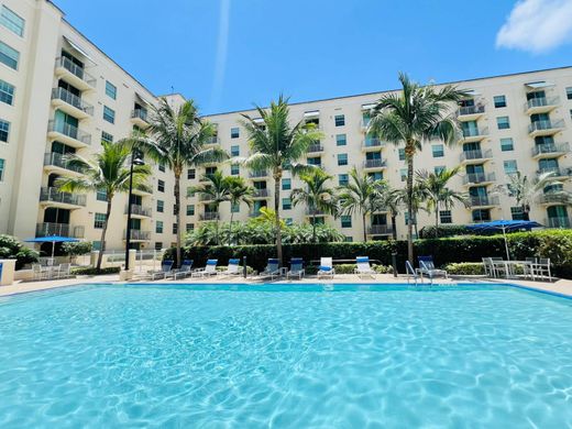 Residential complexes in West Palm Beach, Palm Beach