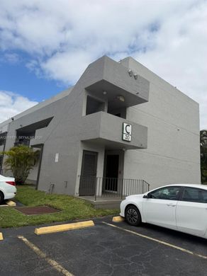 Complexes résidentiels à Miami, Comté de Miami-Dade