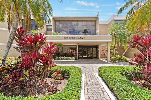 Residential complexes in Weston, Broward County