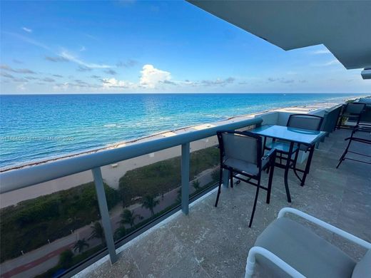 Residential complexes in Miami Beach, Miami-Dade