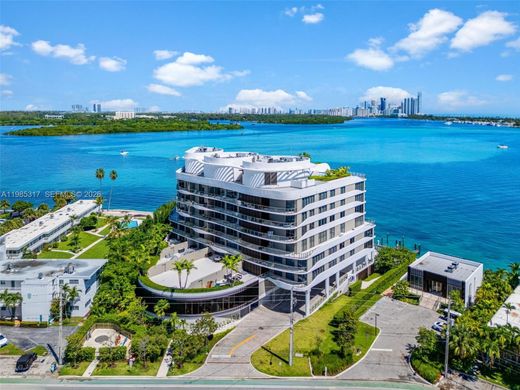 Kamienica w Bay Harbor Islands, Miami-Dade County