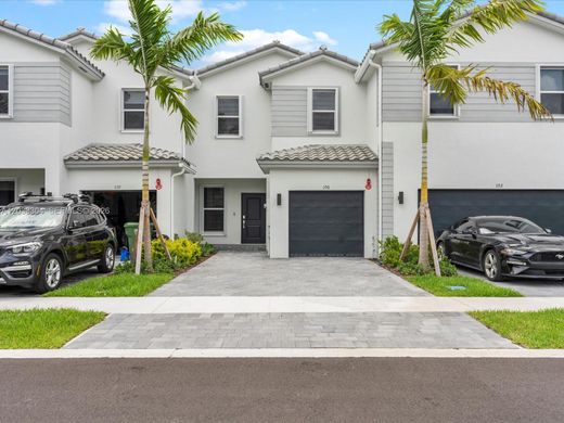 Stadthaus in Pembroke Pines, Broward County