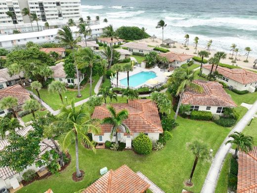 Residential complexes in Hillsboro Beach, Broward County