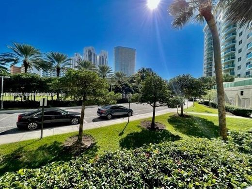 Kamienica w Sunny Isles Beach, Miami-Dade County