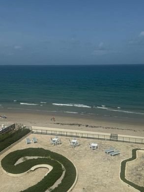 Residential complexes in South Palm Beach, Palm Beach