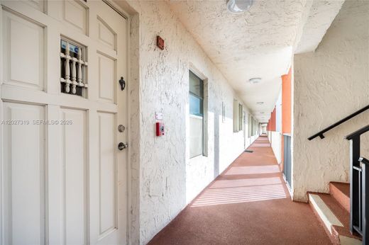 Wohnkomplexe in Pembroke Pines, Broward County