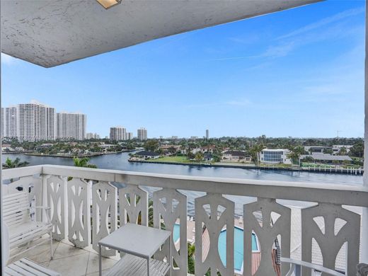 Residential complexes in Hallandale, Broward County
