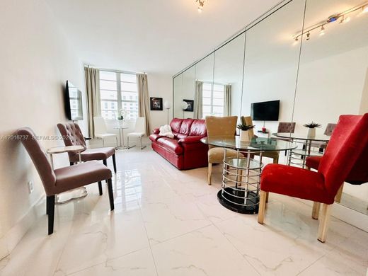 Residential complexes in Miami Beach, Miami-Dade