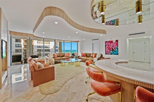 Residential complexes in Bal Harbour, Miami-Dade