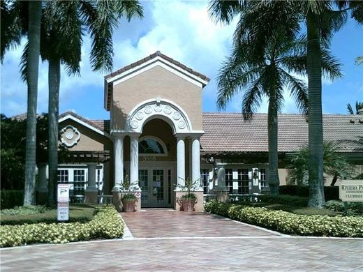 Residential complexes in Coconut Creek, Broward County