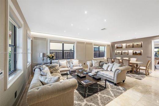 Villa - Doral, Miami-Dade County