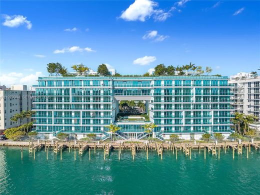 Komplex apartman Bay Harbor Islands, Miami-Dade County