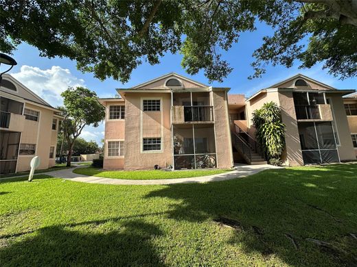 Residential complexes in Pompano Beach, Broward County
