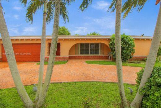 ﻓﻴﻼ ﻓﻲ Pembroke Pines, Broward County