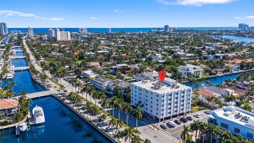 Residential complexes in Fort Lauderdale, Broward County