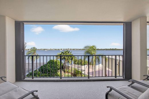 Residential complexes in North Palm Beach, Palm Beach