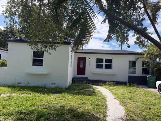 Вилла, Opa-locka North  (historical), Miami-Dade County