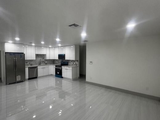 Villa - Palm Springs, Palm Beach County