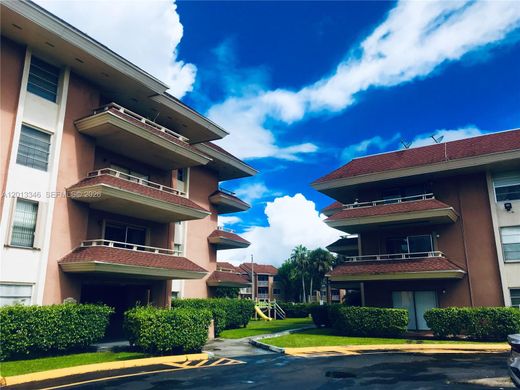 Жилой комплекс, Hialeah, Miami-Dade County