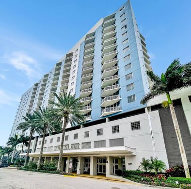 Residential complexes in West Palm Beach, Palm Beach