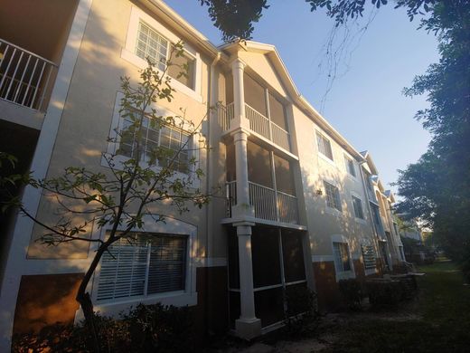 Residential complexes in West Palm Beach, Palm Beach