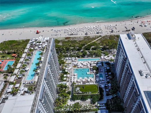 Residential complexes in Miami Beach, Miami-Dade