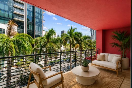 Kamienica w Miami, Miami-Dade County