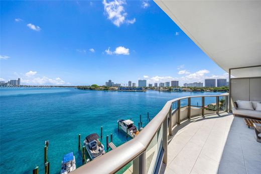 Kamienica w Bay Harbor Islands, Miami-Dade County