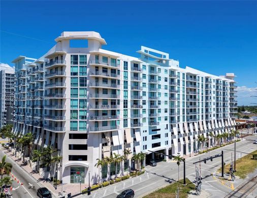 Residential complexes in Hollywood, Broward County